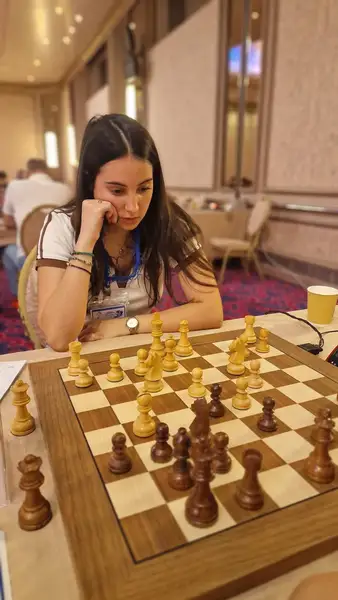 Round 7, photo 100